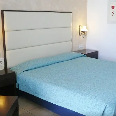 Maris Resort