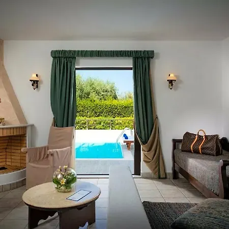 Maris Resort 4*